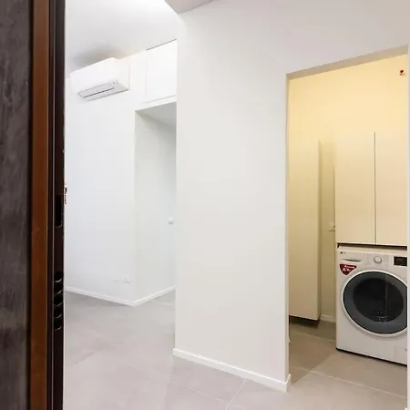 Апартаменты Modern Ac, Wifi Next To 2 Metro Line Stations And Life Area *