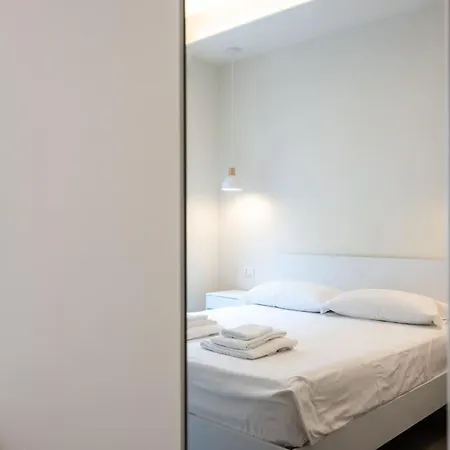 Апартаменты Modern Ac, Wifi Next To 2 Metro Line Stations And Life Area Милан