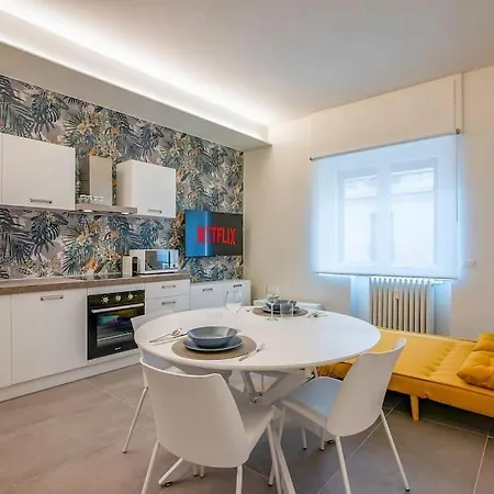 Modern Ac, Wifi Next To 2 Metro Line Stations And Life Area * Милан