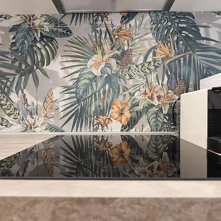 Апартаменты Modern Ac, Wifi Next To 2 Metro Line Stations And Life Area